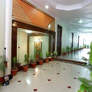 Hotel Mandakini Palace Kanpur Zewnętrze zdjęcie