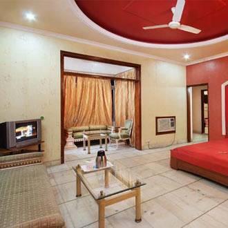 Hotel Mandakini Palace Kanpur Zewnętrze zdjęcie